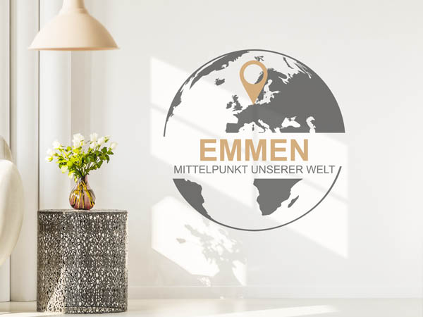 Wandtattoo Emmen - Mittelpunkt unserer Welt mit Pin im Globus