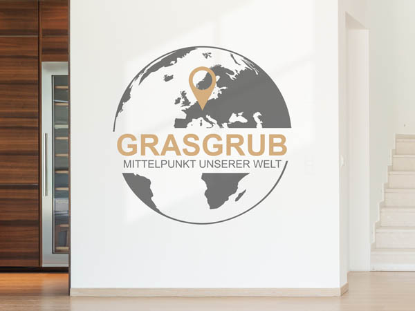 Wandtattoo Grasgrub - Mittelpunkt unserer Welt mit Pin im Globus