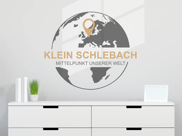 Wandtattoo Klein Schlebach - Mittelpunkt unserer Welt mit Pin im Globus