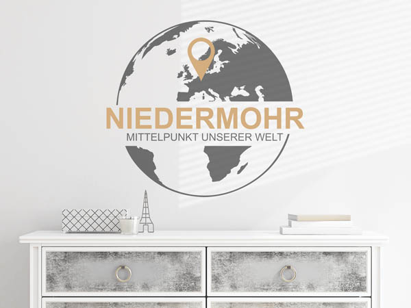 Wandtattoo Niedermohr - Mittelpunkt unserer Welt mit Pin im Globus