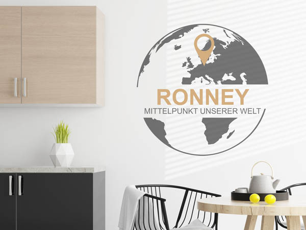 Wandtattoo Ronney - Mittelpunkt unserer Welt mit Pin im Globus