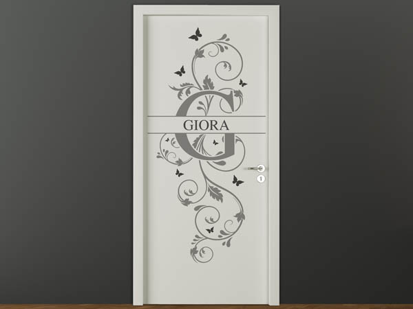 Wandtattoo Namensschild Giora auf einer Tür