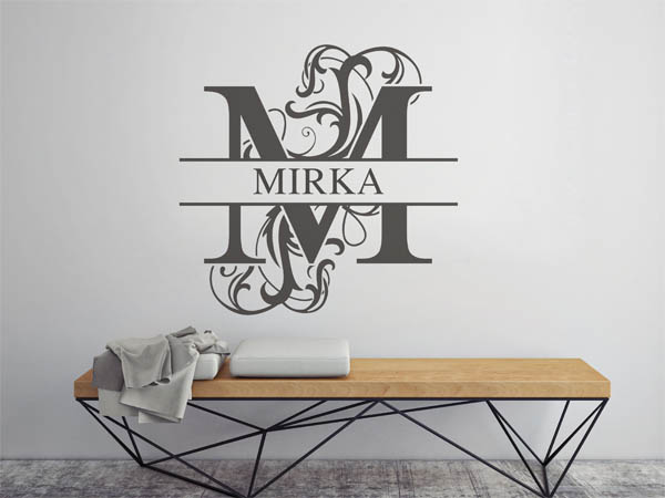 Wandtattoo verschnörkelter Buchstabe M mit Mirka
